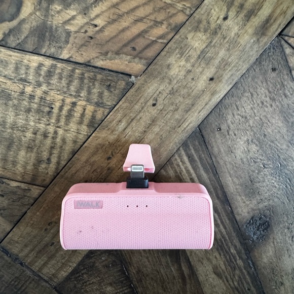 iWALK Pink Portable Charger - Picture 4 of 5
